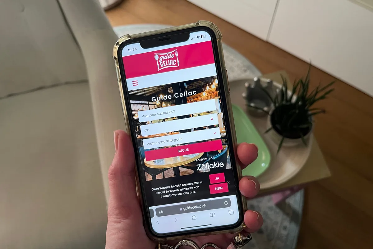 Über die Suchmaske kann man schweizweit Restaurants finden, die gezielt glutenfreie Menüs anbieten. Angela Borer aus Uster hat den Guide Celiac gegründet, Blick auf das Interface.